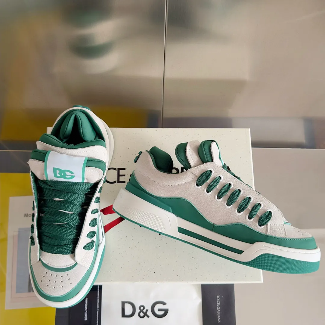 Factory price: 458💰D&G's latest Cushion series casual sports shoes, dad shoes, running shoes, original purchase and development, production, handmade, but always looking to the future. The new Cushion sneakers feature a two-tone suede upper accented by a mesh contrasting printed DG cross logo on the side. The lightweight, grippy rubber outsole is innovatively designed to provide excellent performance, while the jacquard label adds timeless style. Exquisite packaging at the delivery counter🛍📦 ▪️ Fabric: Original custom-made first-layer cowhide ▪️ Lining: Original custom-made breathable towel lining ▪️ Sole: Original open-molded rubber material ▪️ Bottom thickness: 3.5CM ▪️ Size: Men's 38-44, customized 45